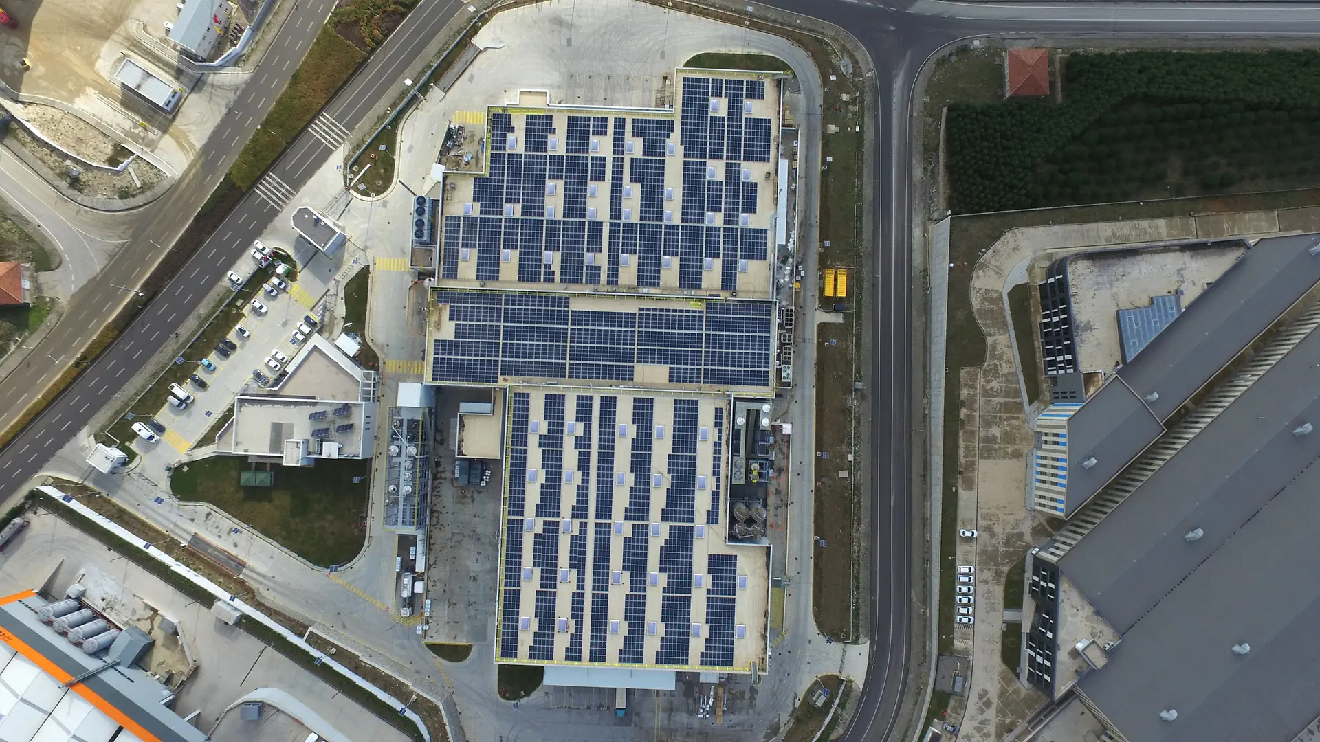 Henkel Adhesive Technologies Sites in MEA Achieves 100% Renewable Electricity Milestone